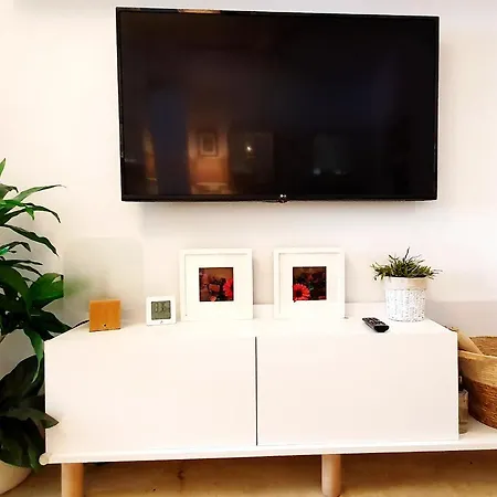 Διαμέρισμα Wonderful In Centre On The Second Line Μαρμπέλλα