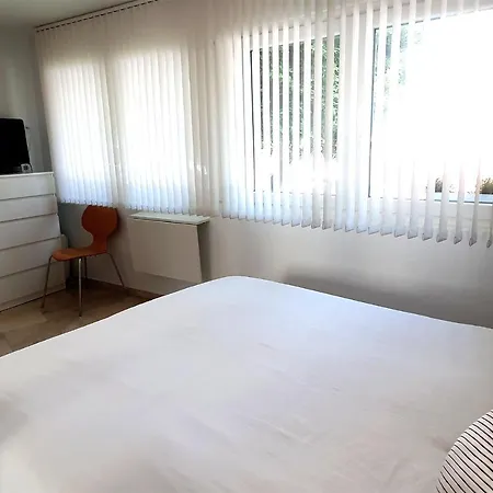 Wonderful In Centre On The Second Line Marbella