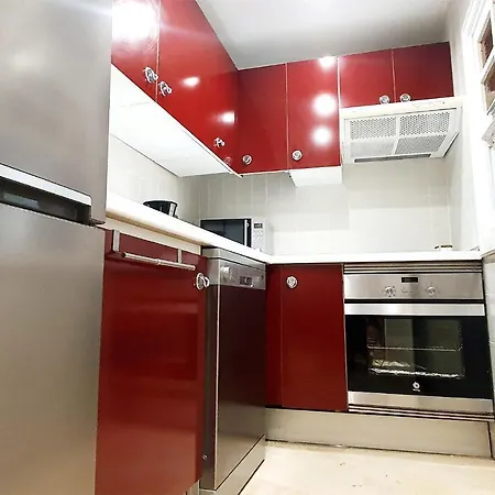 Wonderful In Centre On The Second Line *